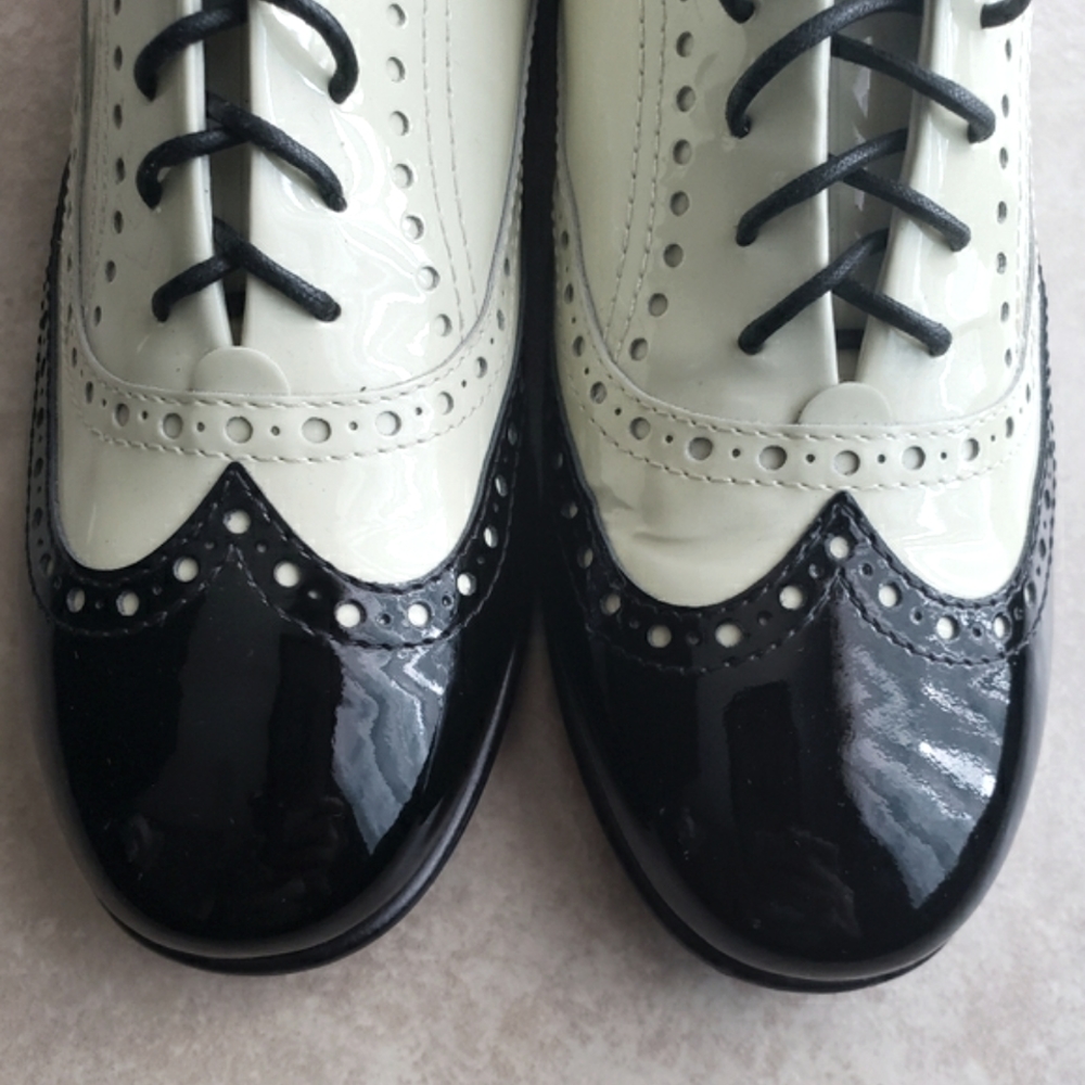 Chanel lace up patient calfskin oxford - Picture 9 of 12